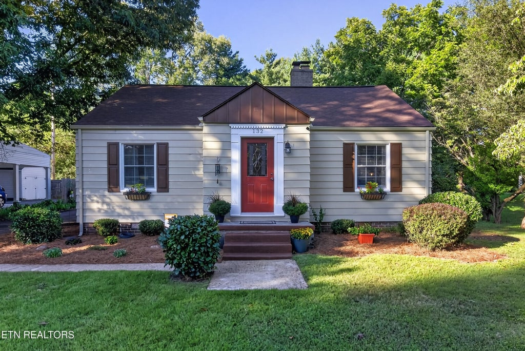 Photo of 132 Lonas Drive, Maryville, TN 37803 (MLS # 1353510)
