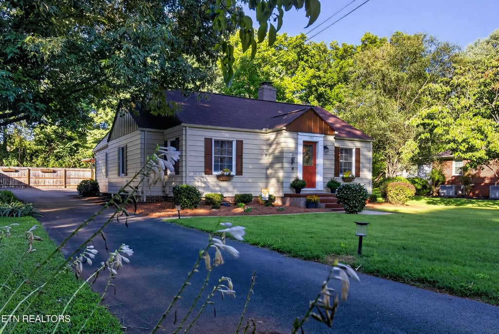 Photo of 132 Lonas Drive, Maryville, TN 37803 (MLS # 1353510)