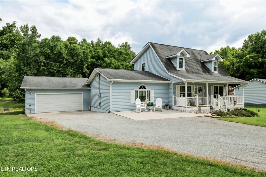 Photo of 2042 Dutch Valley Rd, Clinton, TN 37716 (MLS # 1348210)
