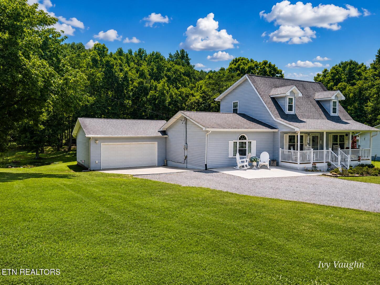 2042 Dutch Valley Rd