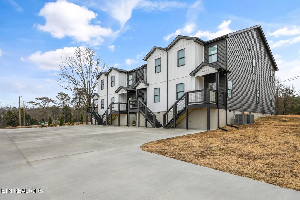 Photo of 8308 Lobelia Lane, Knoxville, TN 37920 (MLS # 1326398)