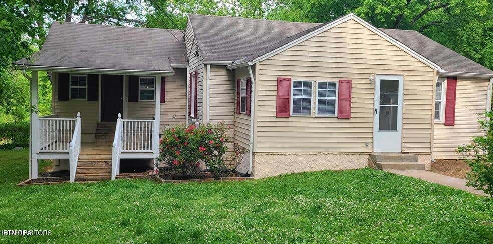 Photo of 1300 Yellowstone Rd, Knoxville, TN 37914 (MLS # 1353085)