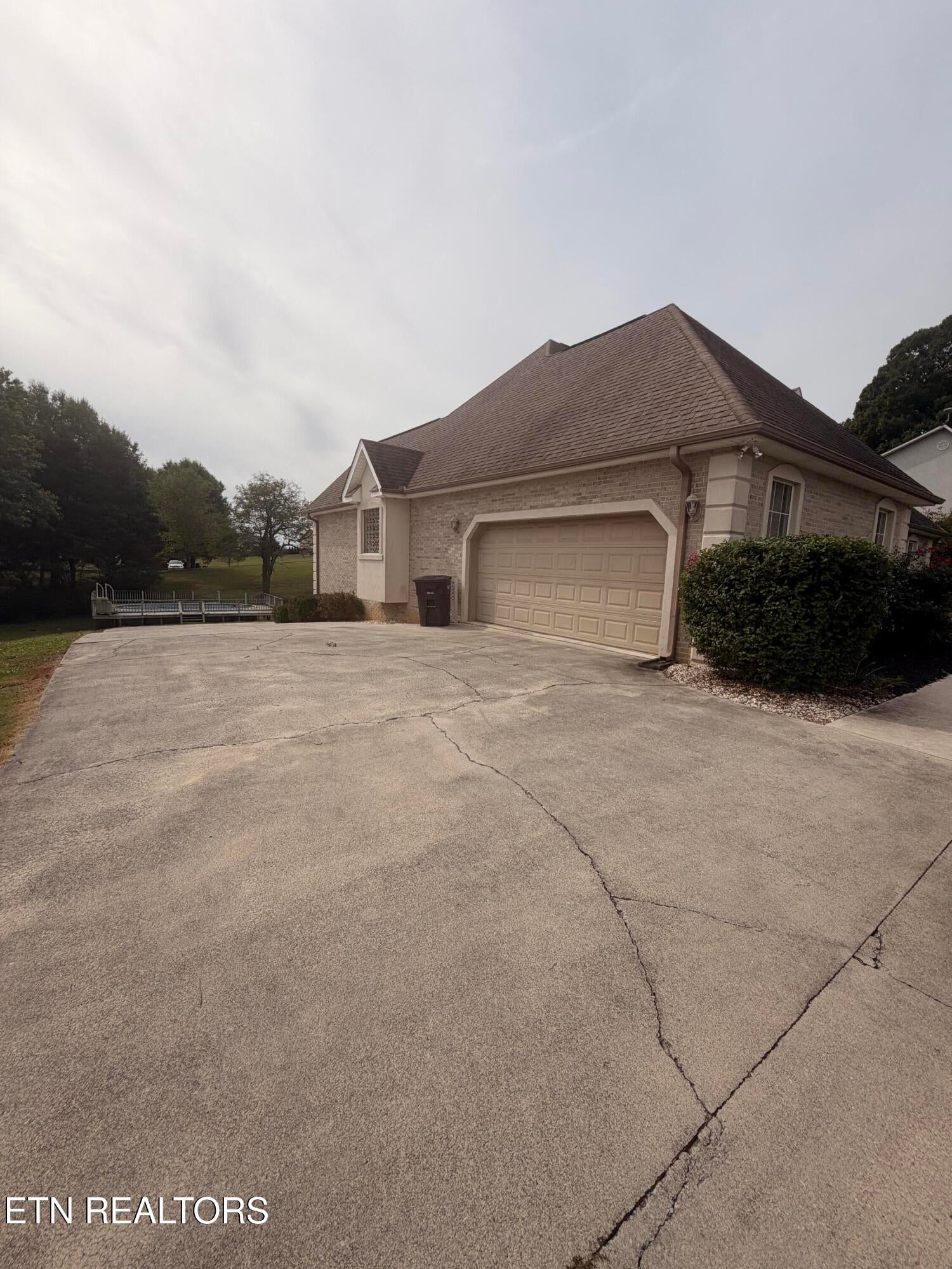209 Meadow Lane