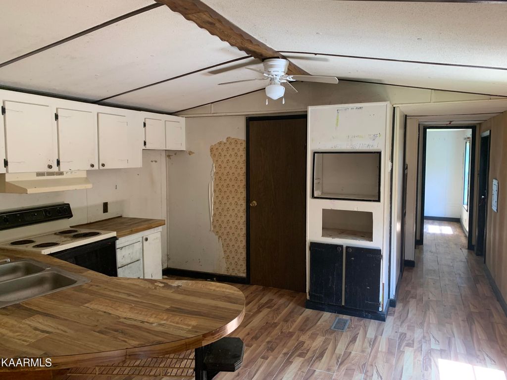 Photo of 831 Mabetown Rd, Tazewell, TN 37879 (MLS # 1204130)