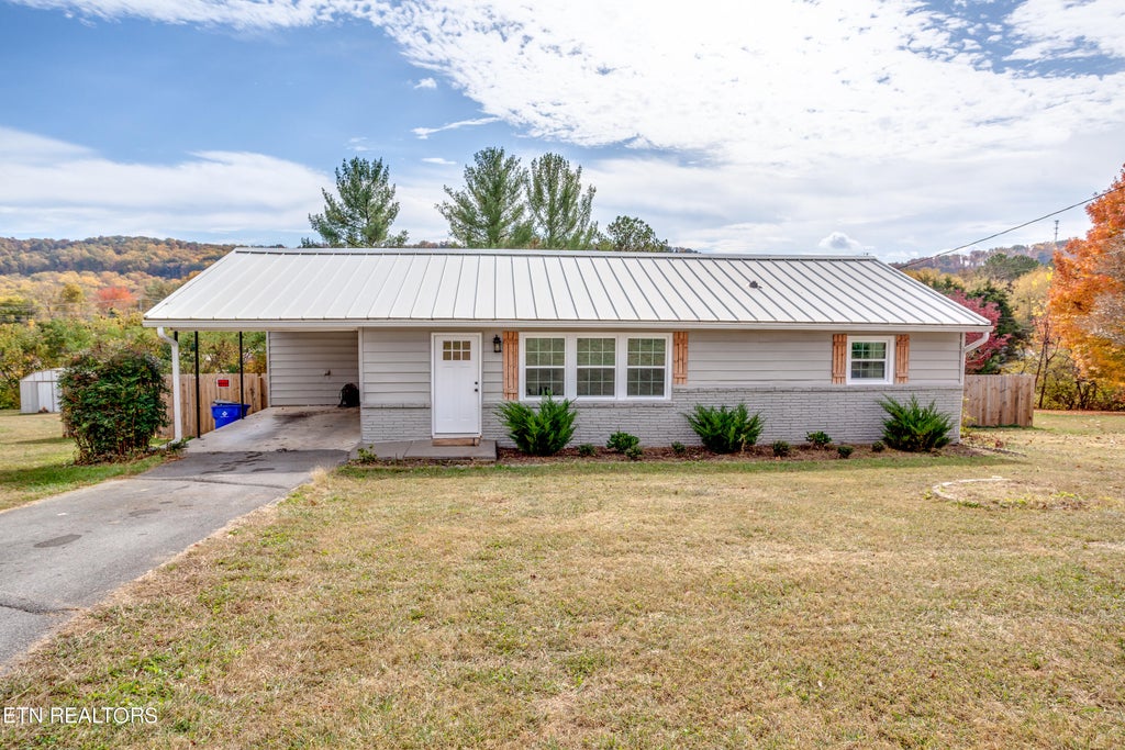 Photo of 3832 Seeber Drive, Knoxville, TN 37918 (MLS # 1244193)