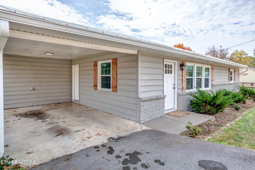 Photo of 3832 Seeber Drive, Knoxville, TN 37918 (MLS # 1244193)