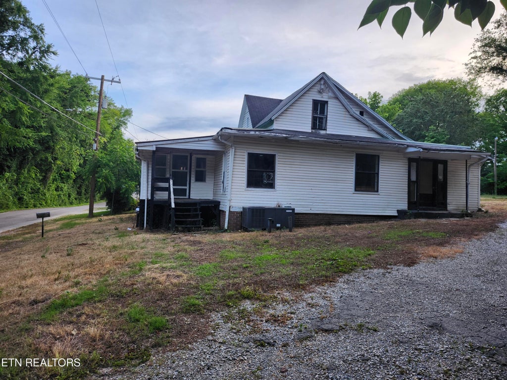 Photo of 722 Hendrickson St, Clinton, TN 37716 (MLS # 1344873)