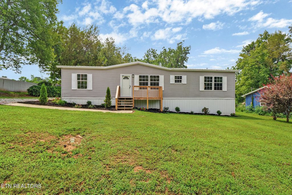 Photo of 920 N Wilder Ave, Rockwood, TN 37854 (MLS # 1311455)