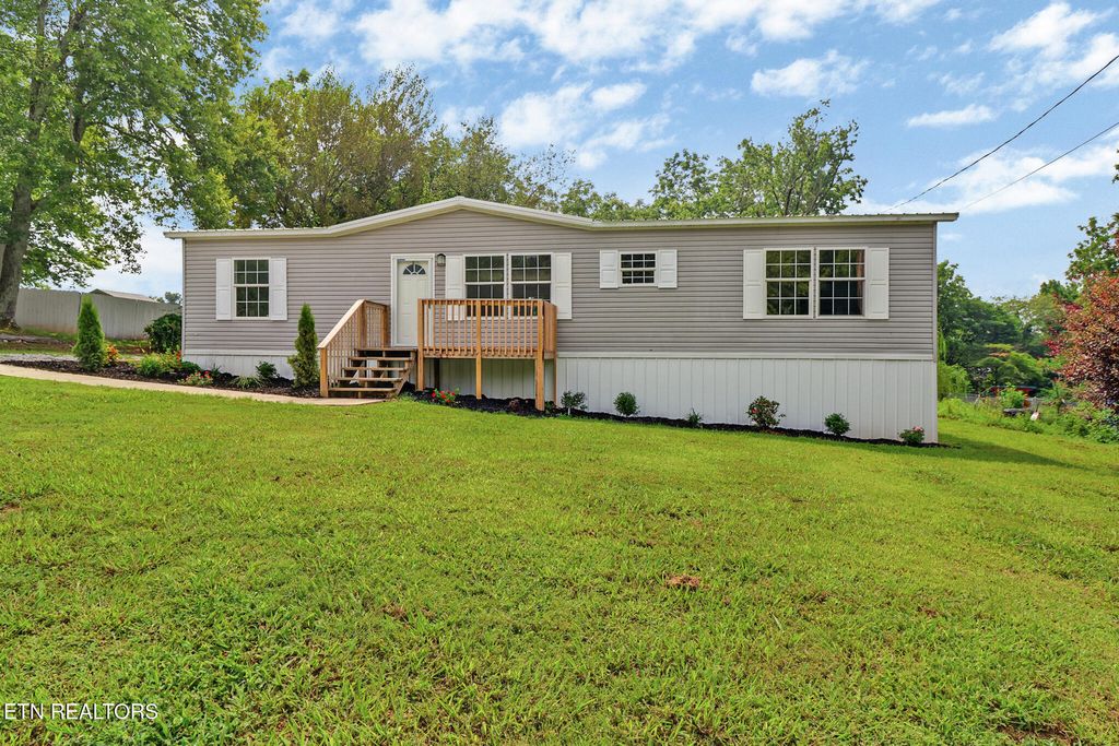 Photo of 920 N Wilder Ave, Rockwood, TN 37854 (MLS # 1311455)