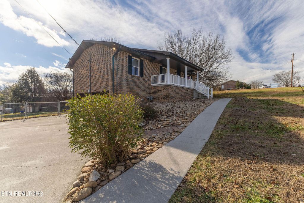 Photo of 607 Devon St, Seymour, TN 37865 (MLS # 1325105)