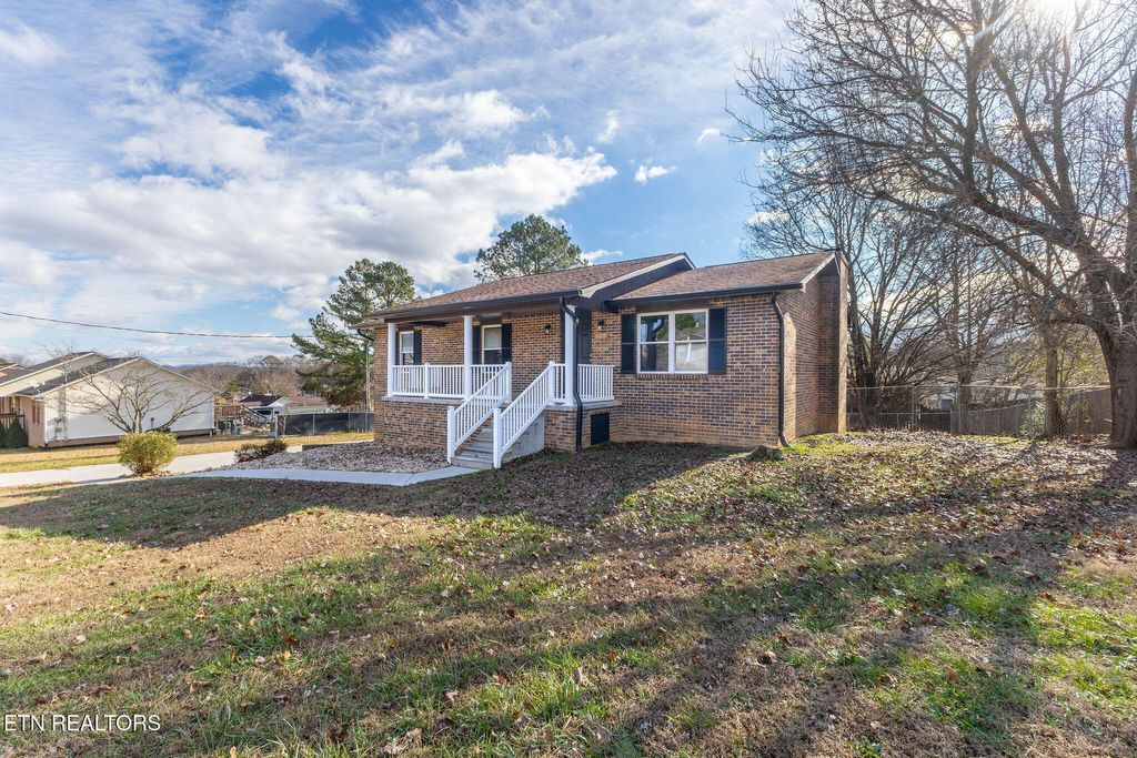 Photo of 607 Devon St, Seymour, TN 37865 (MLS # 1325105)