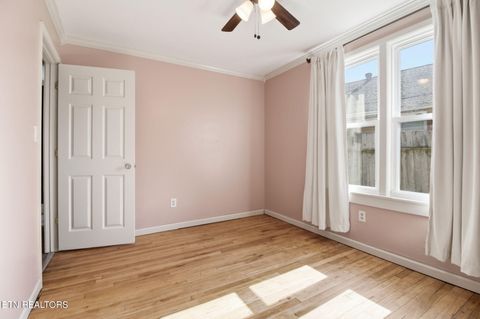 Tiny photo for 335 S Fowler St, Clinton, TN 37716 (MLS # 1332552)