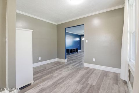 Tiny photo for 335 S Fowler St, Clinton, TN 37716 (MLS # 1332552)