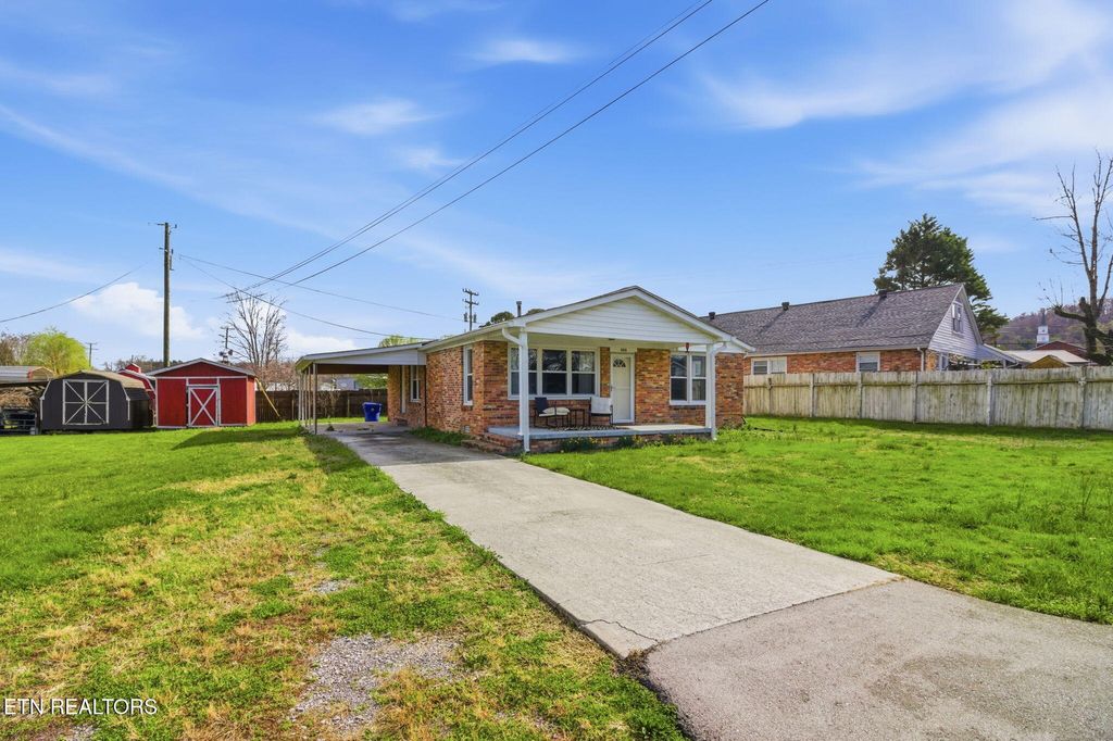 Photo of 335 S Fowler St, Clinton, TN 37716 (MLS # 1332552)