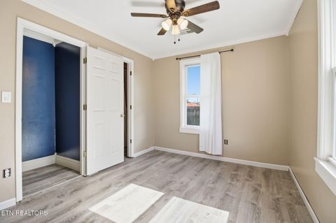 Tiny photo for 335 S Fowler St, Clinton, TN 37716 (MLS # 1332552)