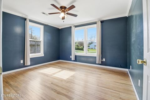 Tiny photo for 335 S Fowler St, Clinton, TN 37716 (MLS # 1332552)