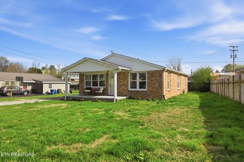 Tiny photo for 335 S Fowler St, Clinton, TN 37716 (MLS # 1332552)