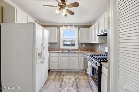 Tiny photo for 335 S Fowler St, Clinton, TN 37716 (MLS # 1332552)