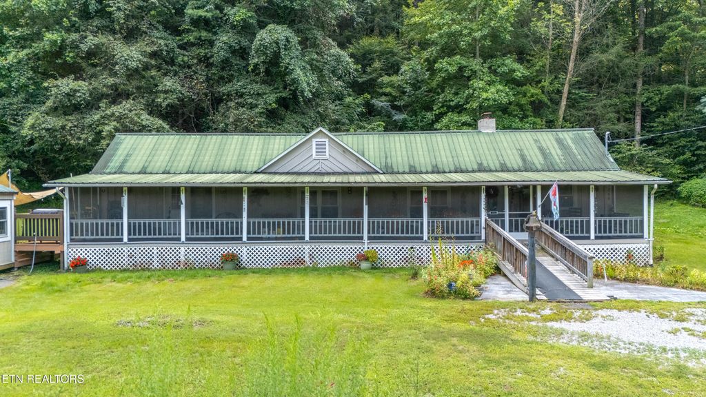 Photo of 3244 Lost Branch Rd, Sevierville, TN 37862 (MLS # 1312730)