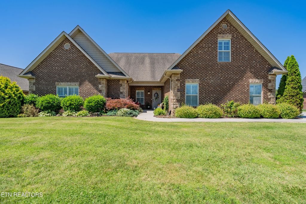 Photo of 1413 Edenbridge Drive, Alcoa, TN 37701 (MLS # 1265798)