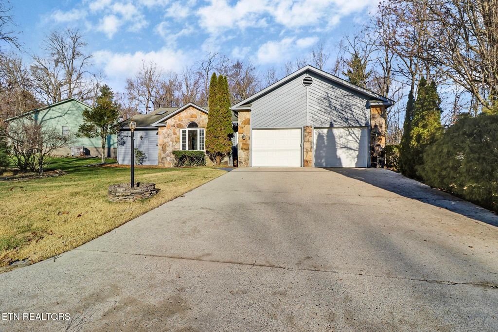 Photo of 107 Walden Ridge Drive, Crossville, TN 38558 (MLS # 1324728)