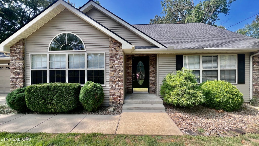 Photo of 39 Leaf Circle, Crossville, TN 38558 (MLS # 1347145)