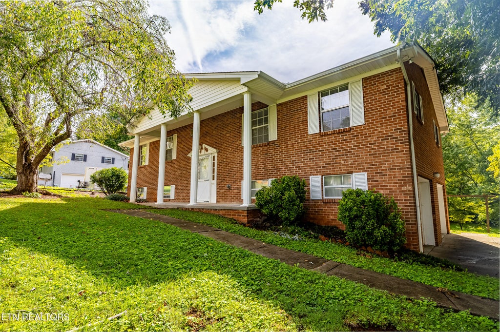 Photo of 3073 Marvin Circle, Maryville, TN 37803 (MLS # 1353527)