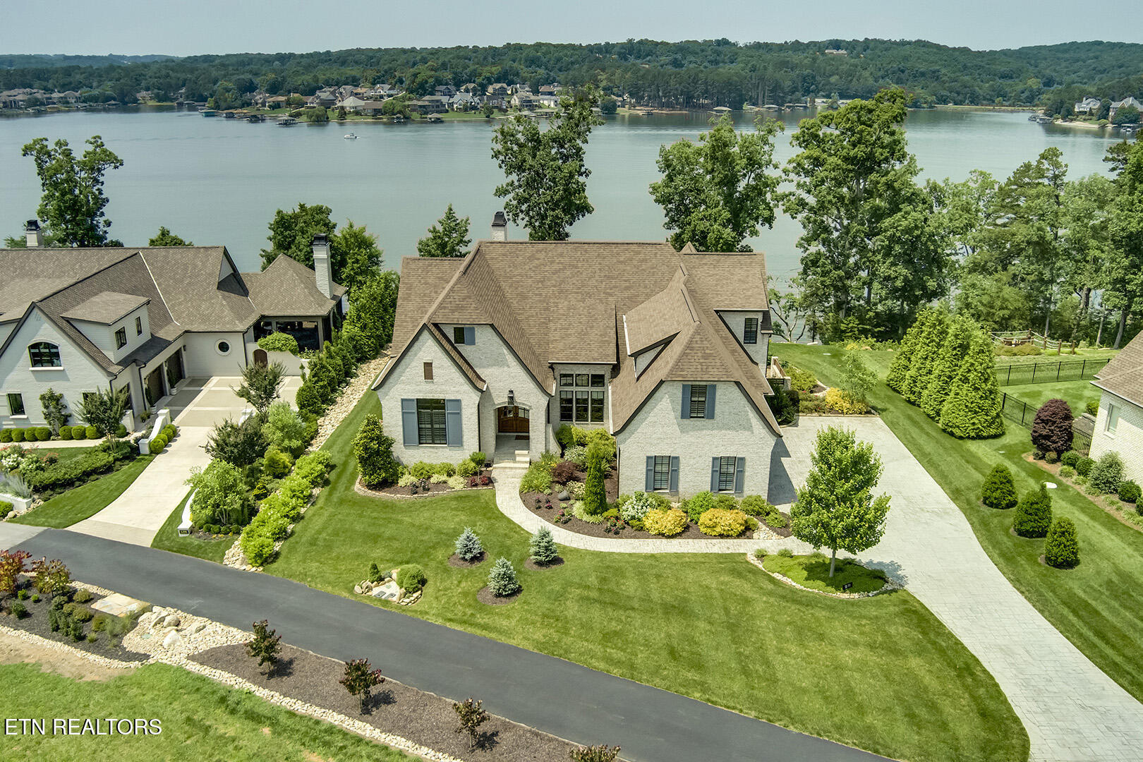 1270 Shadow Hill Drive