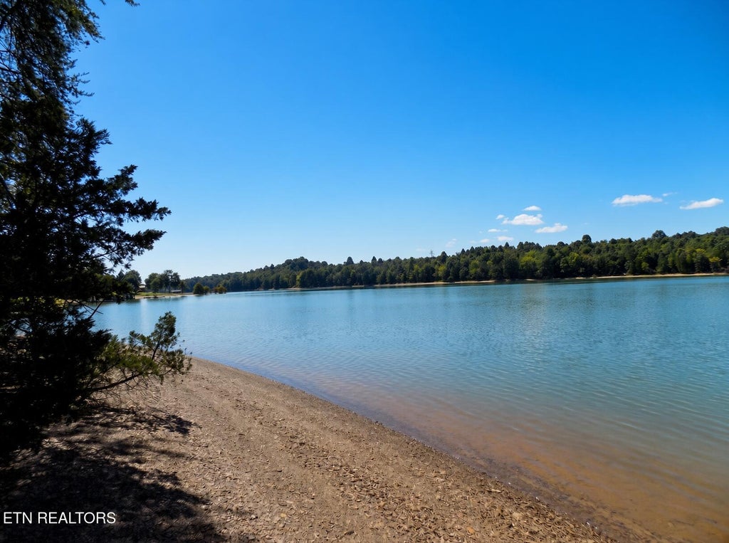Photo of 3753 Lake Point Drive, Morristown, TN 37814 (MLS # 1337000)