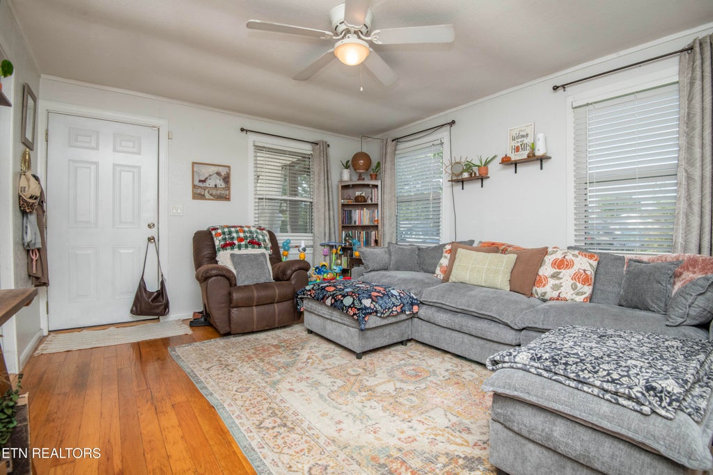 Photo of 602 Fontana Ave, Maryville, TN 37804 (MLS # 1353094)