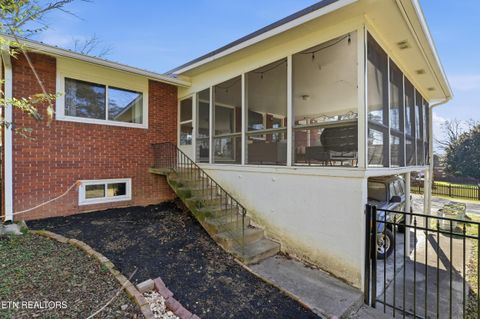 Tiny photo for 301 NW Portsmouth Rd, Knoxville, TN 37909 (MLS # 1328418)