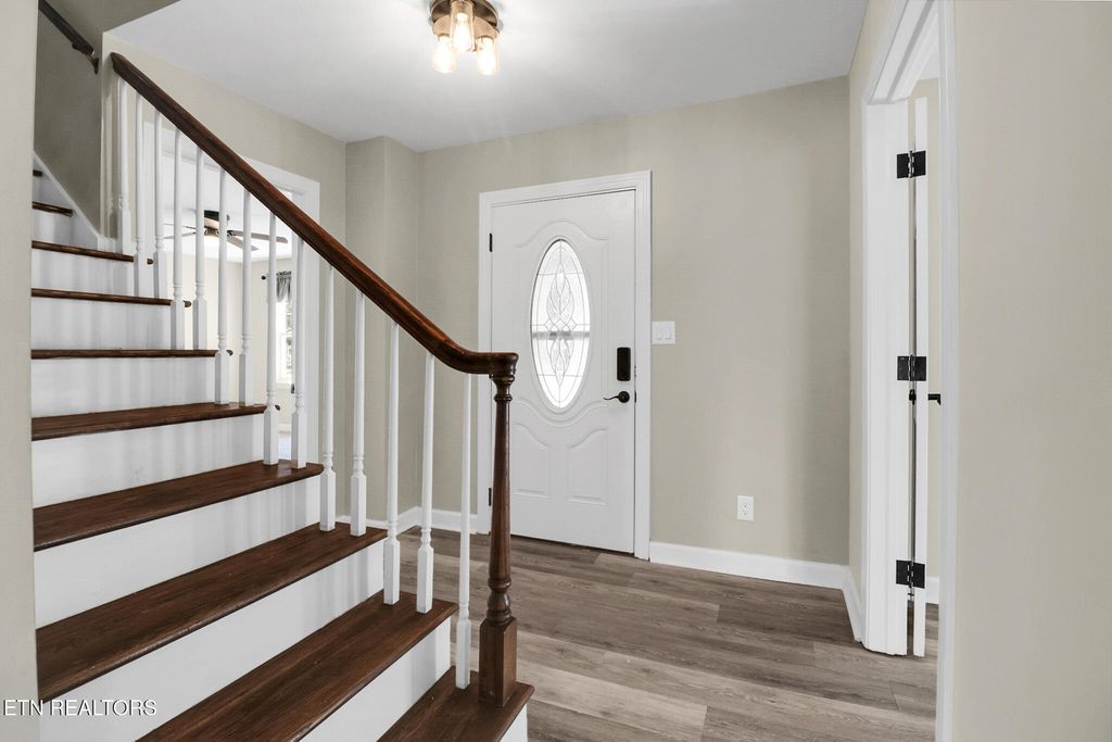 Photo of 155 Dovenshire Drive, Crossville, TN 38558 (MLS # 1313844)
