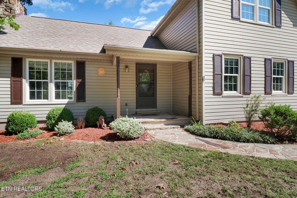 Photo of 155 Dovenshire Drive, Crossville, TN 38558 (MLS # 1313844)