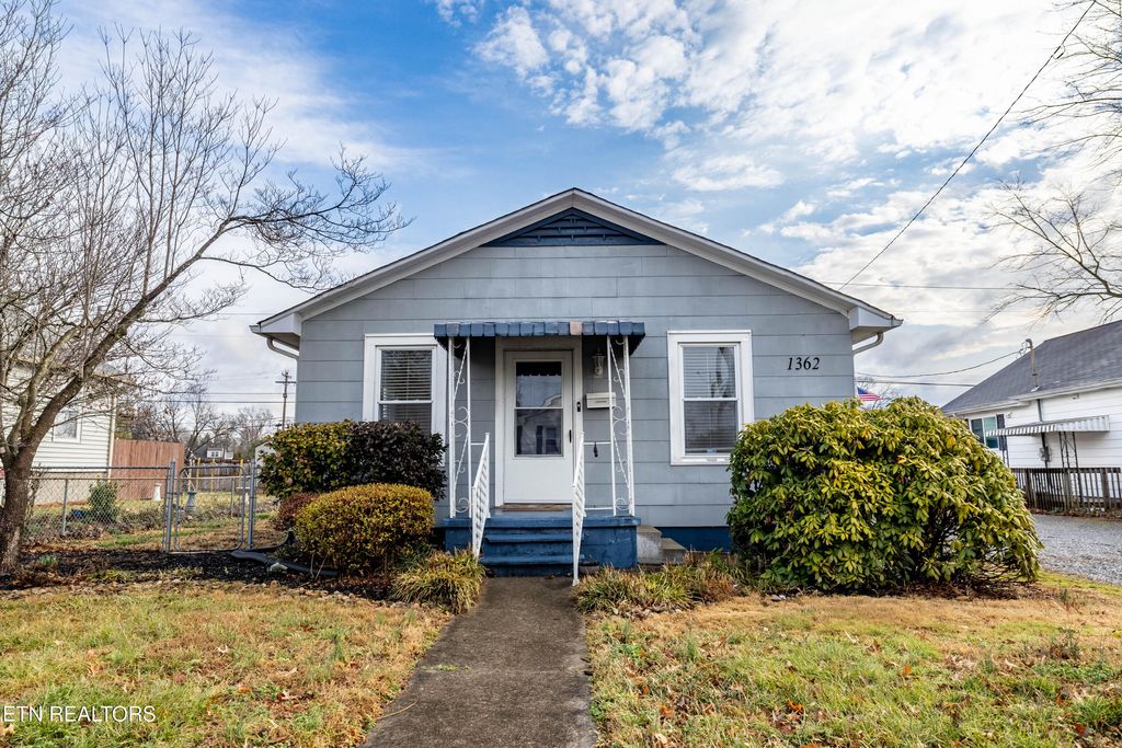 Photo of 1362 Dalton St, Alcoa, TN 37701 (MLS # 1330004)