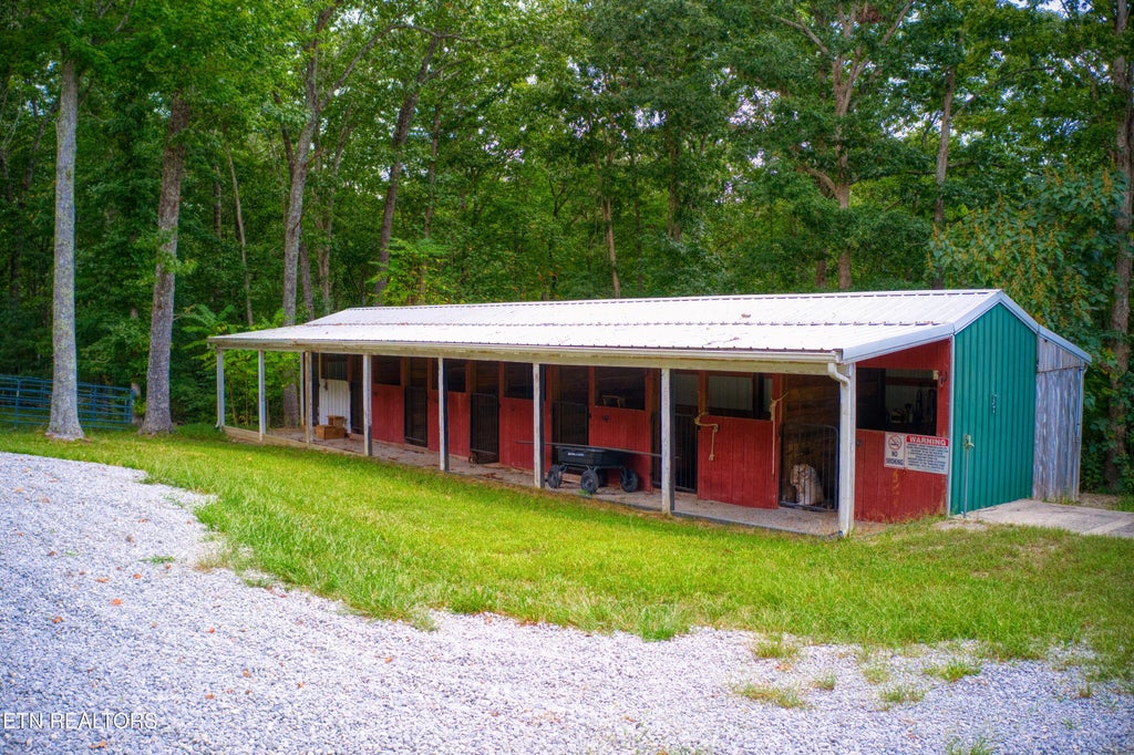 Photo of 719 Spruce Creek Drive, Jamestown, TN 38556 (MLS # 1358124)