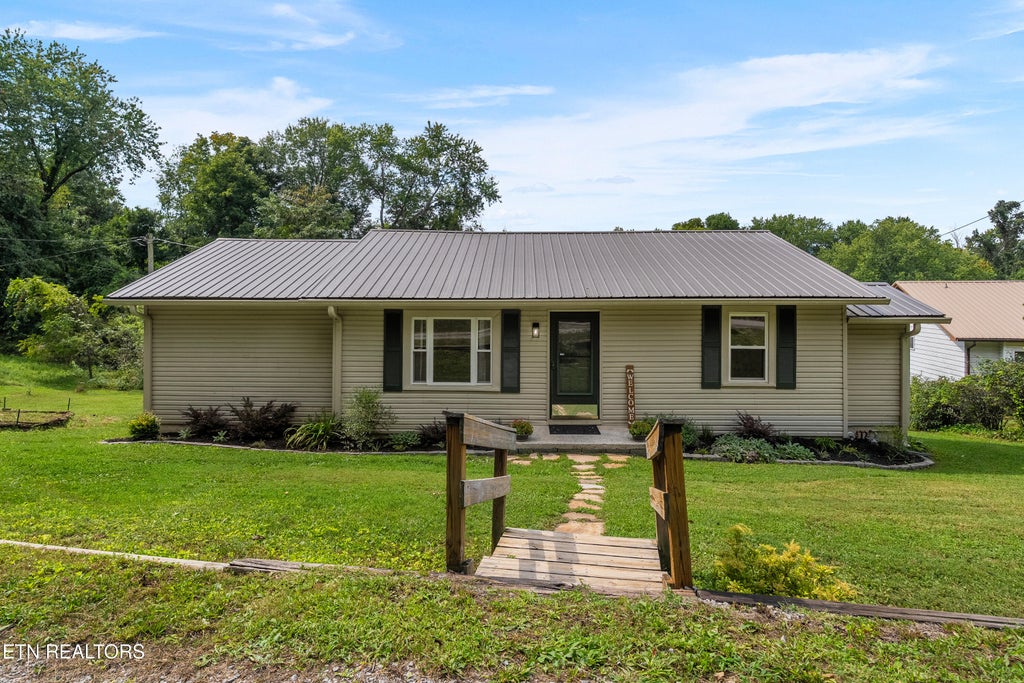 Photo of 617 Hillside Rd, Rockwood, TN 37854 (MLS # 1351339)