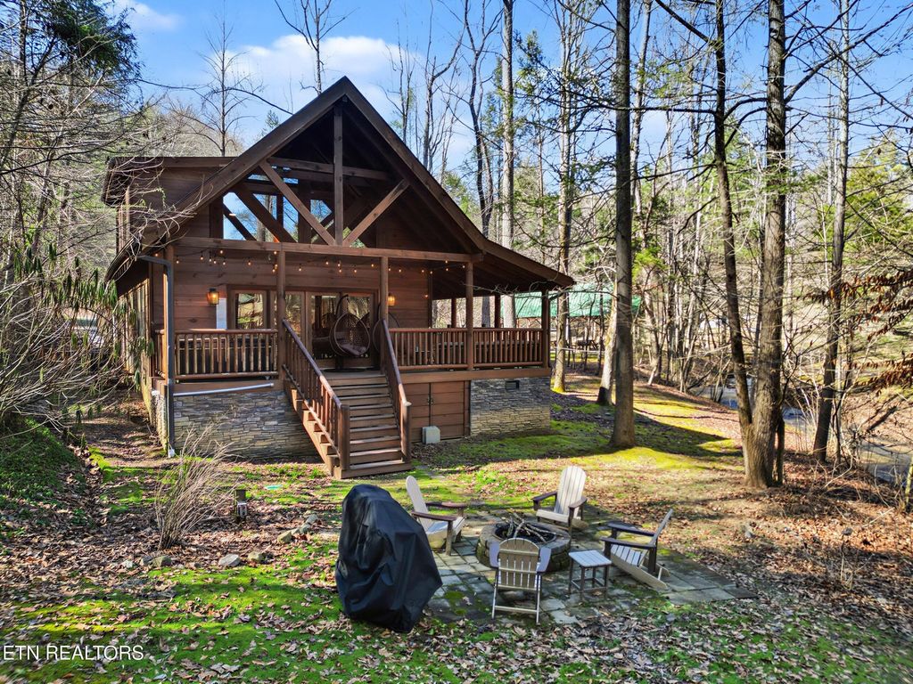 Photo of 2673 Cedar Falls Way, Sevierville, TN 37862 (MLS # 1331263)