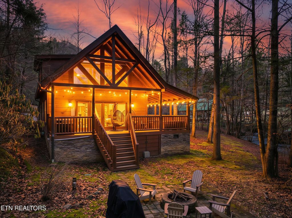 Photo of 2673 Cedar Falls Way, Sevierville, TN 37862 (MLS # 1331263)