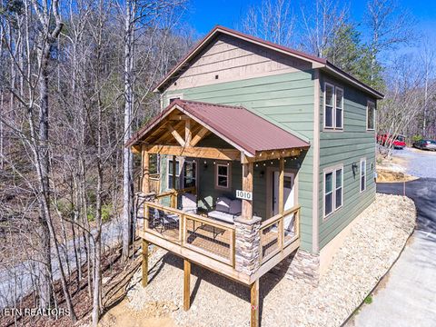 1010 Ravens Ford Way Sevierville TN 37876