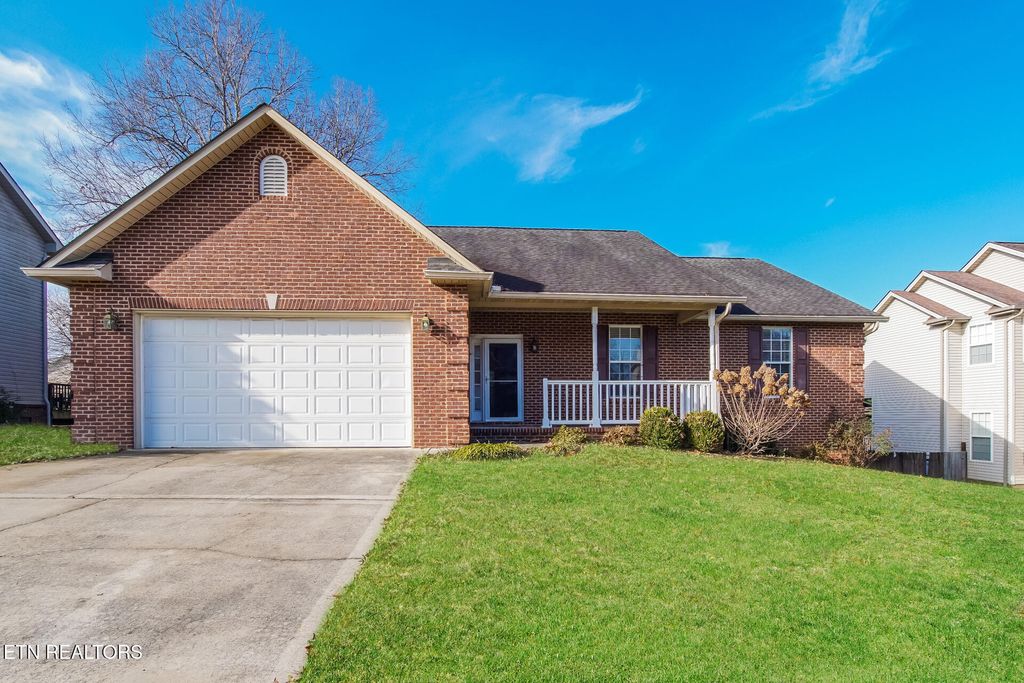 Photo of 880 Glenfield Drive, Lenoir City, TN 37771 (MLS # 1330624)