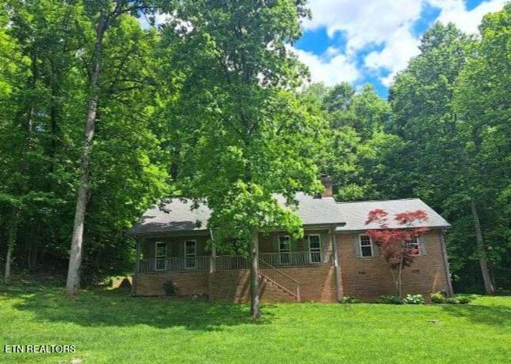 Photo of 3848 Dovefield Court, Louisville, TN 37777 (MLS # 1294951)