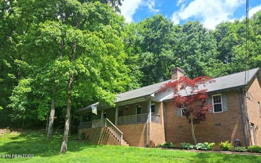 Photo of 3848 Dovefield Court, Louisville, TN 37777 (MLS # 1294951)