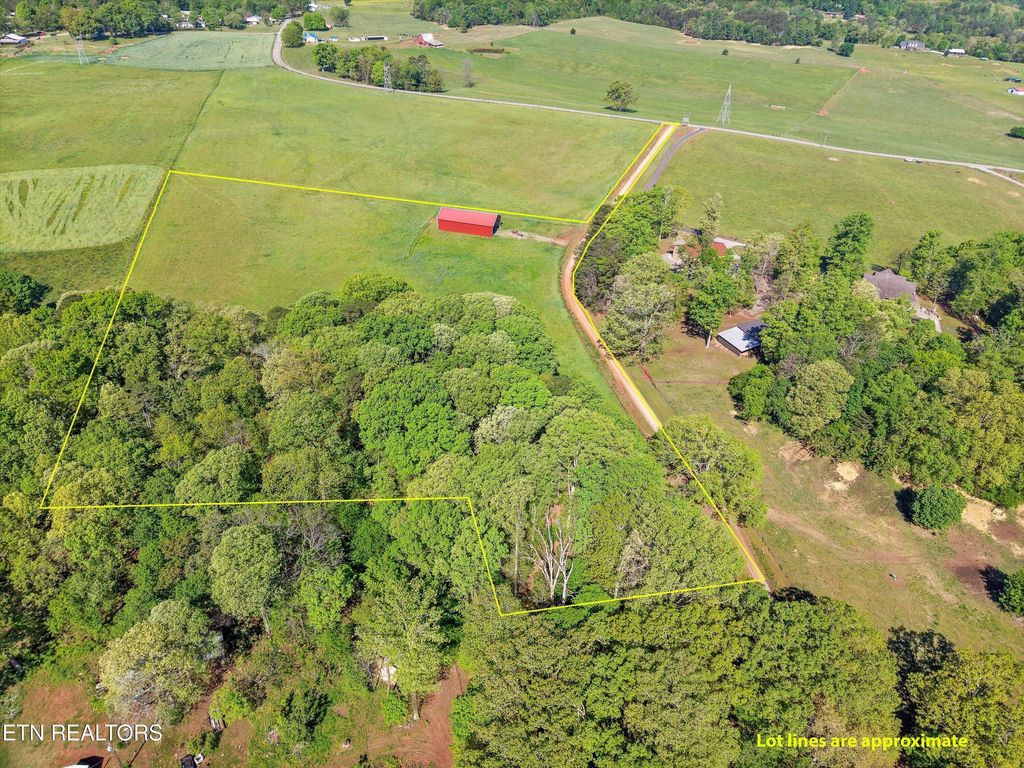 Photo of 880 Fairview Rd, Tellico Plains, TN 37385 (MLS # 1337812)