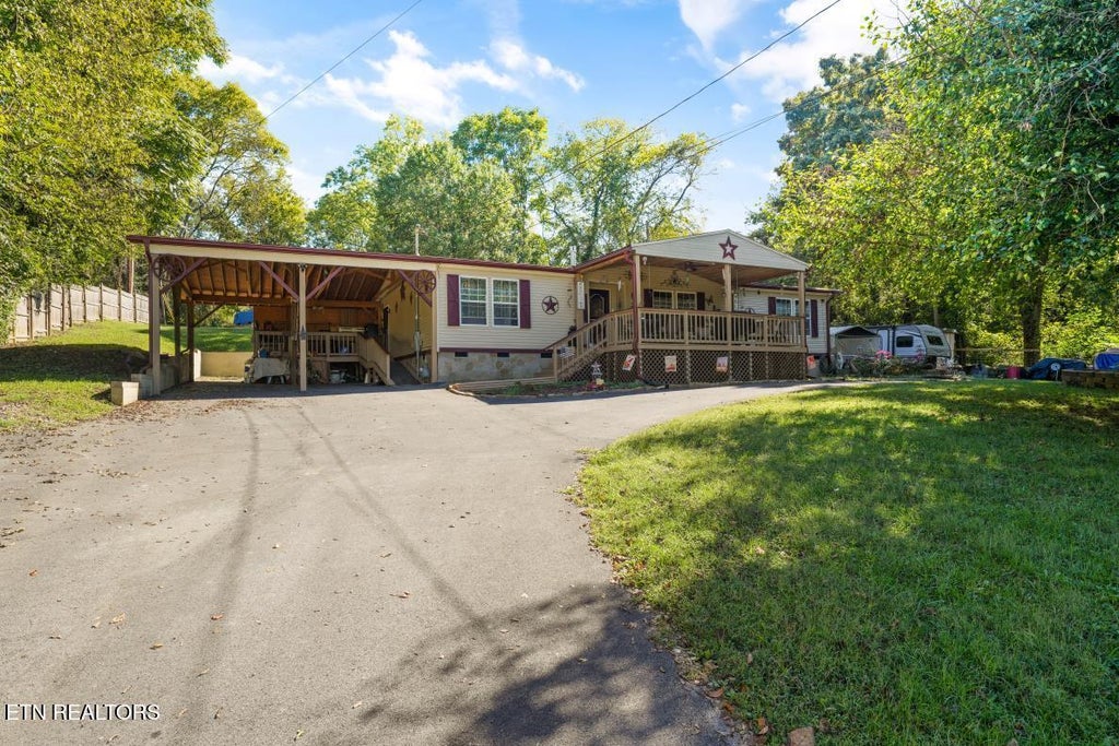 Photo of 665 Sanford St, Newport, TN 37821 (MLS # 1356917)