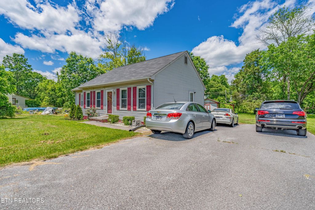 Photo of 159 Little Creek Lane, LaFollette, TN 37766 (MLS # 1302394)