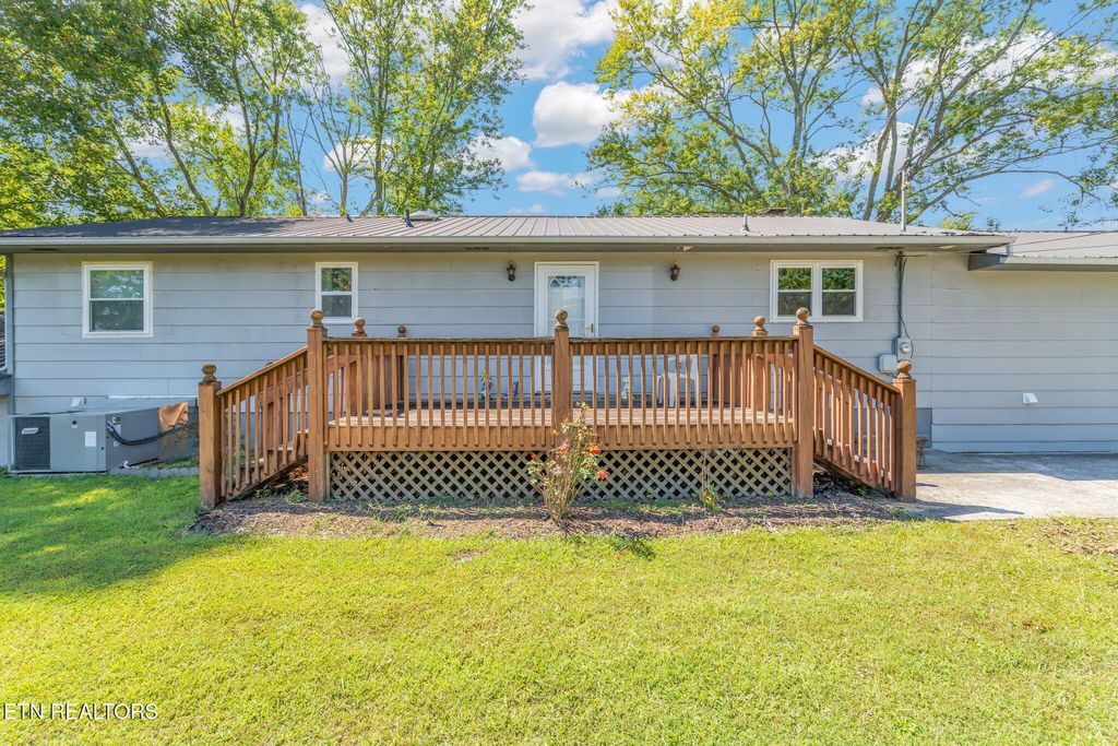 Photo of 209 Strawberry Lane, Caryville, TN 37714 (MLS # 1324187)