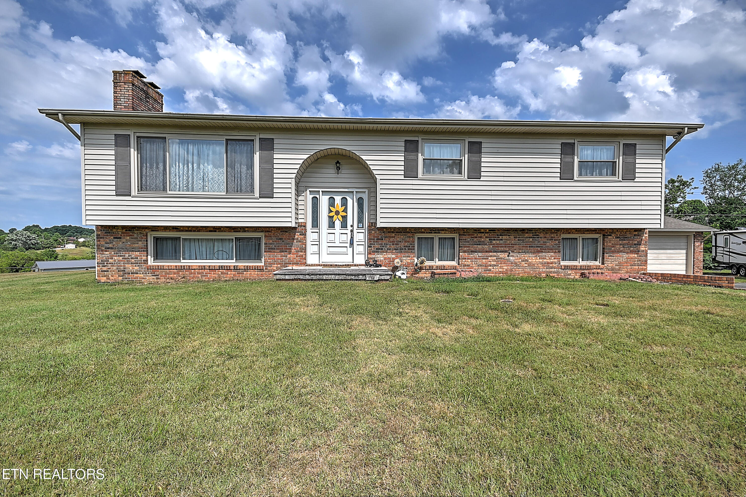 709 N Sherbrooke AR-6