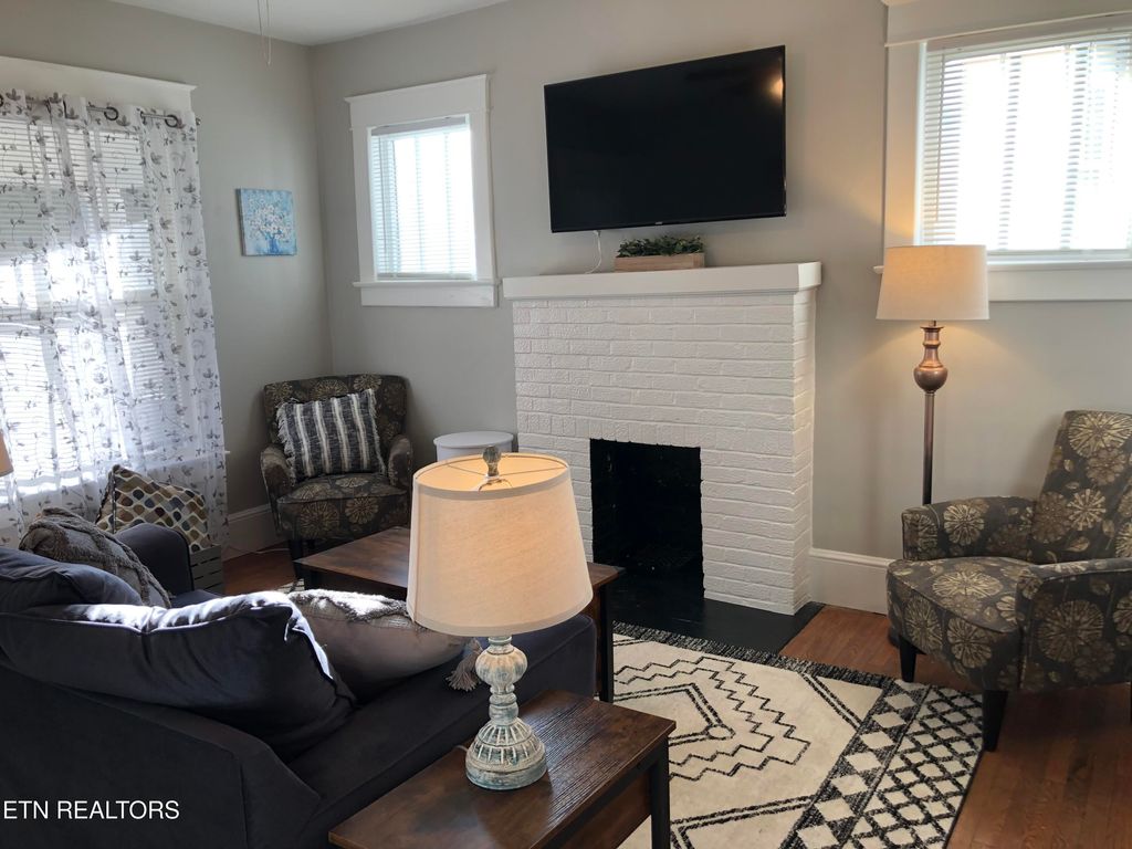 Photo of 1301 Windsor Ave, Bristol, TN 37620 (MLS # 1333126)