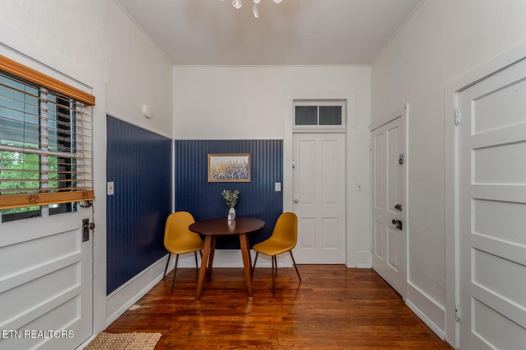 Photo of 411 N 3rd St #202, Kingston, TN 37763 (MLS # 1292142)