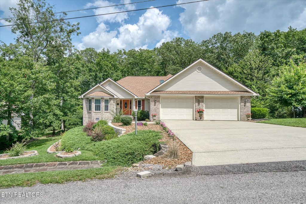 Photo of 114 Bent Oak Terrace, Fairfield Glade, TN 38558 (MLS # 1301557)